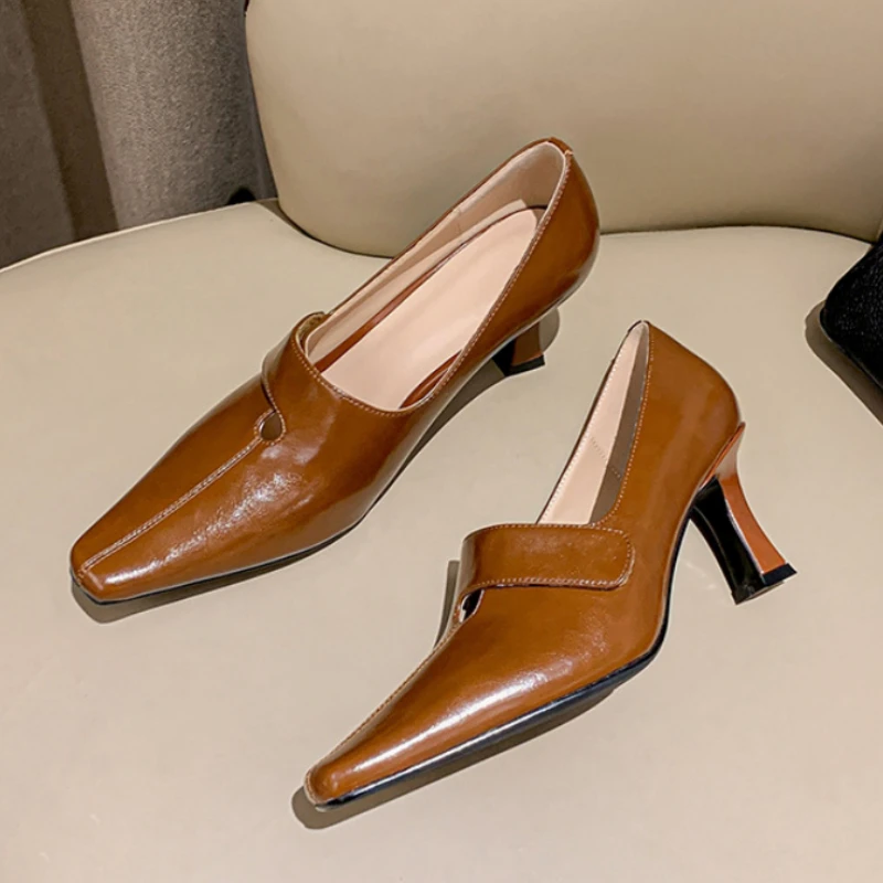 French Temperament Small Square Head Full Leather Shoes Sub Spring New Fine High with Cowhide Medium Mouth High Heels Female
French Temperament Small Square Head Full Leather Shoes Sub Spring New Fine High with Cowhide Medium Mouth High Heels Female