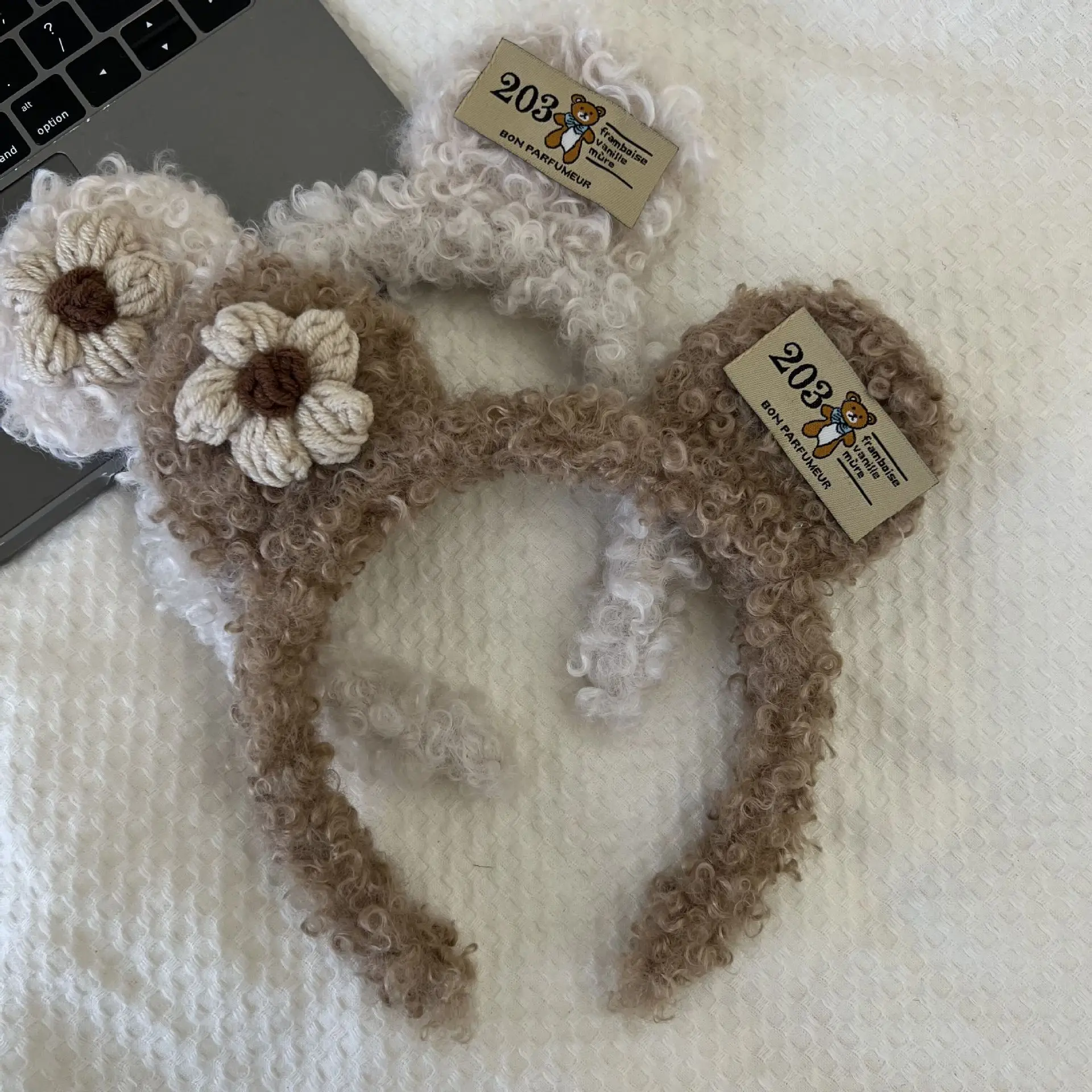 Korean New Cute Headband Face Wash Internet Celebrity 2022 New Soft Glutinous Bear Fluffy Hair Band Headdress
Korean New Cute Headband Face Wash Internet Celebrity 2022 New Soft Glutinous Bear Fluffy Hair Band Headdress
