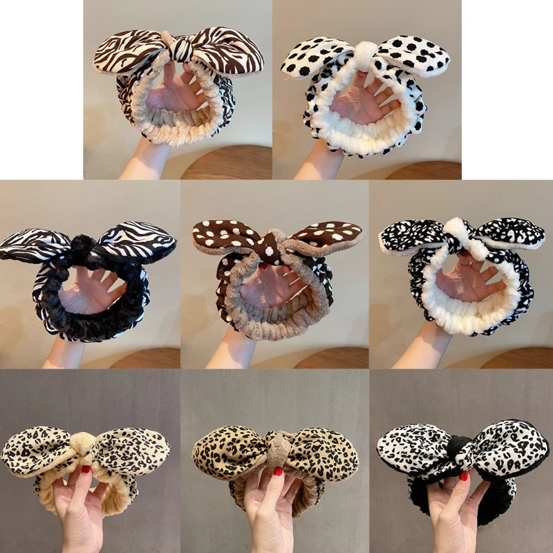 Soft Big Bow Headband Velvet Plush Bow Headband Leopard Print Makeup Hairband Non-slip Elastic Headbands for Girls
Soft Big Bow Headband Velvet Plush Bow Headband Leopard Print Makeup Hairband Non-slip Elastic Headbands for Girls