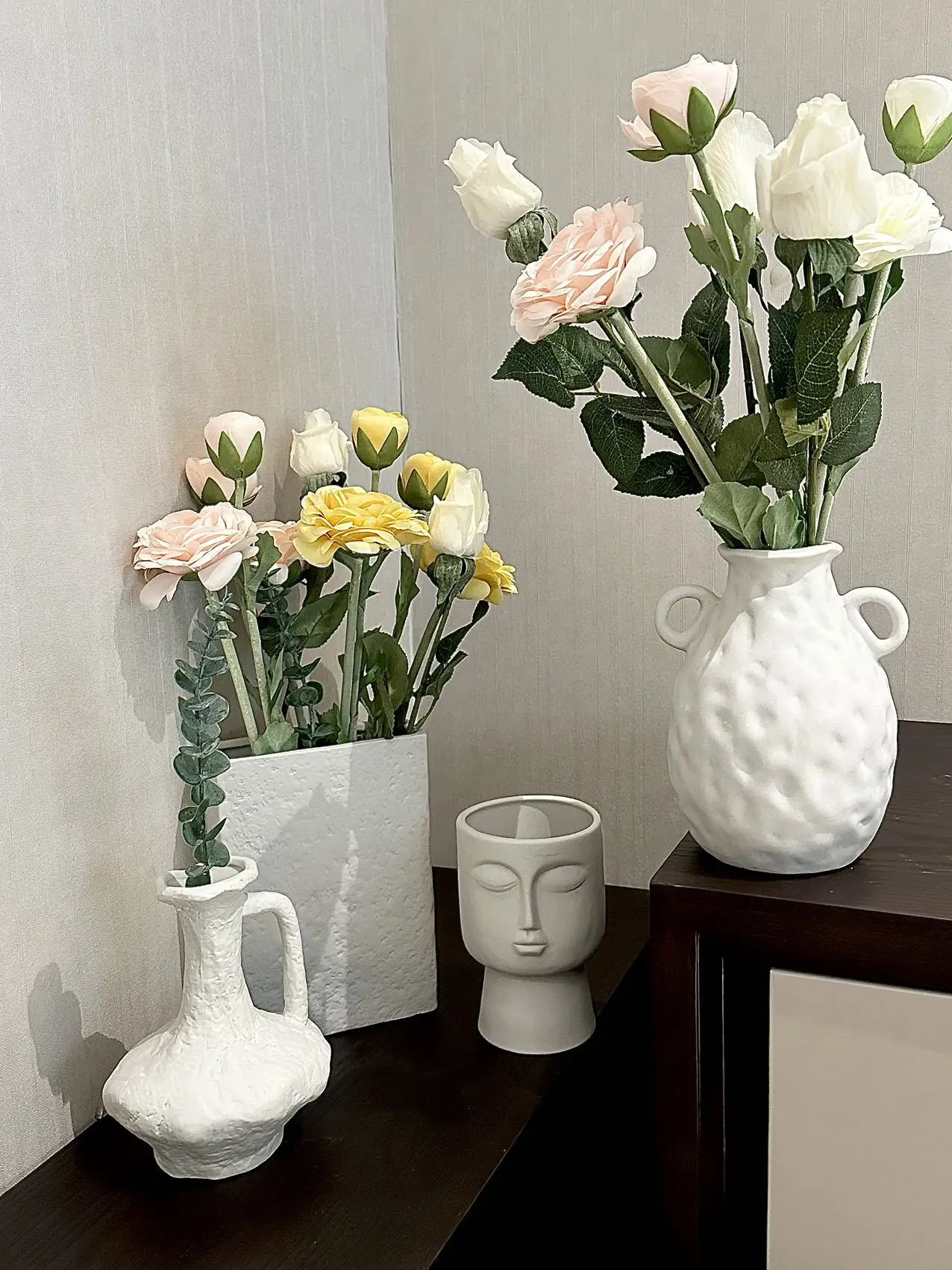 Ceramic Vase Vegetarian Burner Creative White Frosted Vase Flower Arrangement
Ceramic Vase Vegetarian Burner Creative White Frosted Vase Flower Arrangement