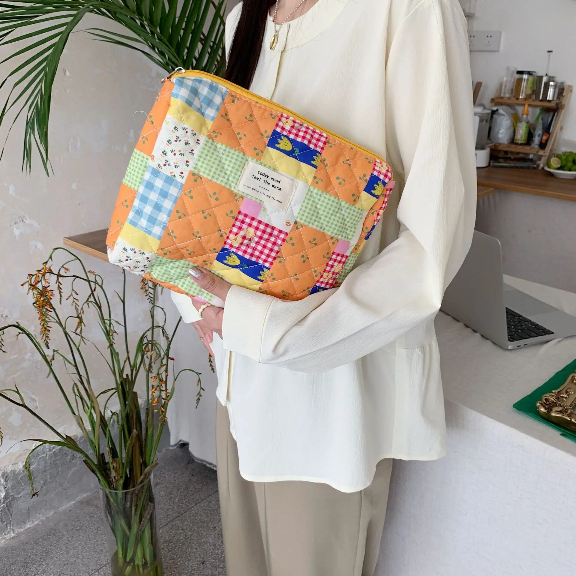 Корейская вместительная плотная женская косметичка с цветами, косметичка, Портативная сумка для унитаза, сумочки, Цветочная косметичка для...
Корейская вместительная плотная женская косметичка с цветами, косметичка, Портативная сумка для унитаза, сумочки, Цветочная косметичка для...