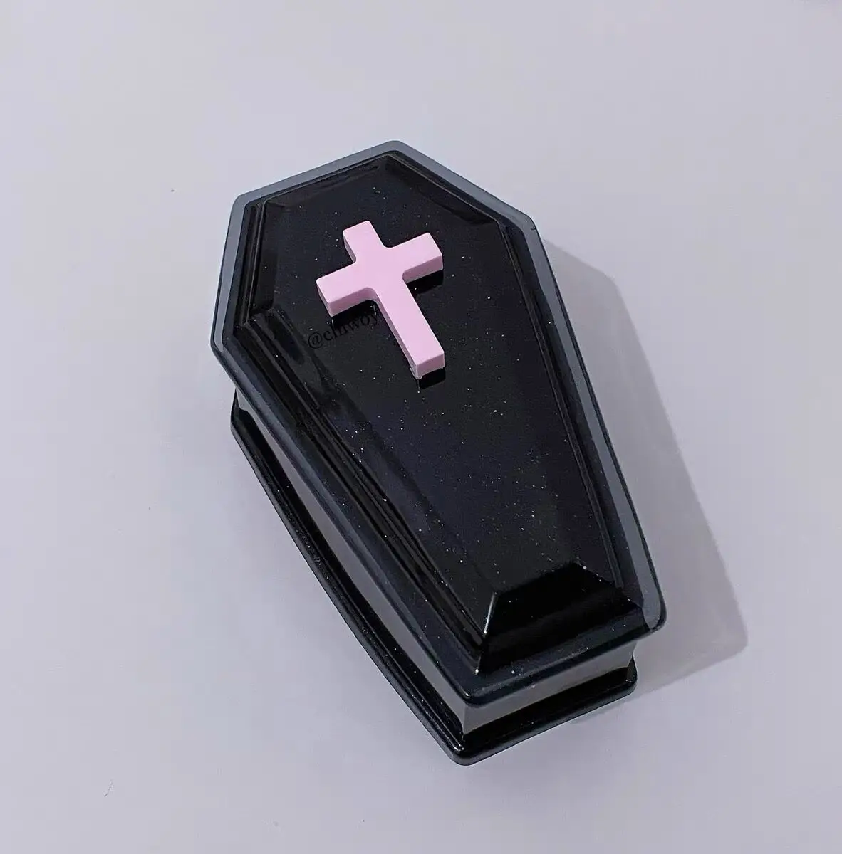 Розовая шкатулка для украшений
Розовая шкатулка для украшений