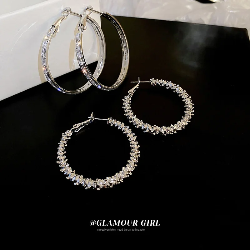 Silver Needle, Cold Wind, Broken Silver, Several Ear Rings, Korean Fashion Temperament, Earrings, Exaggerated Personality, Net
Silver Needle, Cold Wind, Broken Silver, Several Ear Rings, Korean Fashion Temperament, Earrings, Exaggerated Personality, Net