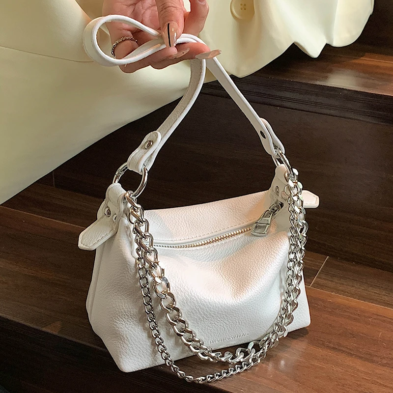 Luxury Design Chain Fashion Versatile New Shoulder Bag Classic Simple Style Casual Handbags For Women 2023 Small Solid Crossbody
Luxury Design Chain Fashion Versatile New Shoulder Bag Classic Simple Style Casual Handbags For Women 2023 Small Solid Crossbody