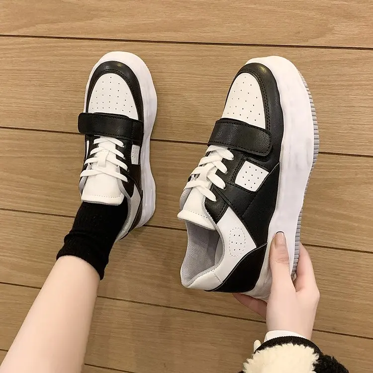 New Fashion Round Toe Women's Shoes Sneakers Women's Shoes Thick Sole Fashion 2022 Casual Thick Sole Ladies Vulcanized Shoes
New Fashion Round Toe Women's Shoes Sneakers Women's Shoes Thick Sole Fashion 2022 Casual Thick Sole Ladies Vulcanized Shoes