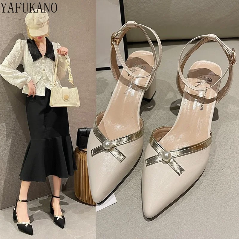 Fashion Flock Thick Heels High Heels Plaid One Word Belt Ankle Strap Sandals Pointed Toe Temperament Retro Slingback Pumps 7Cm
Fashion Flock Thick Heels High Heels Plaid One Word Belt Ankle Strap Sandals Pointed Toe Temperament Retro Slingback Pumps 7Cm