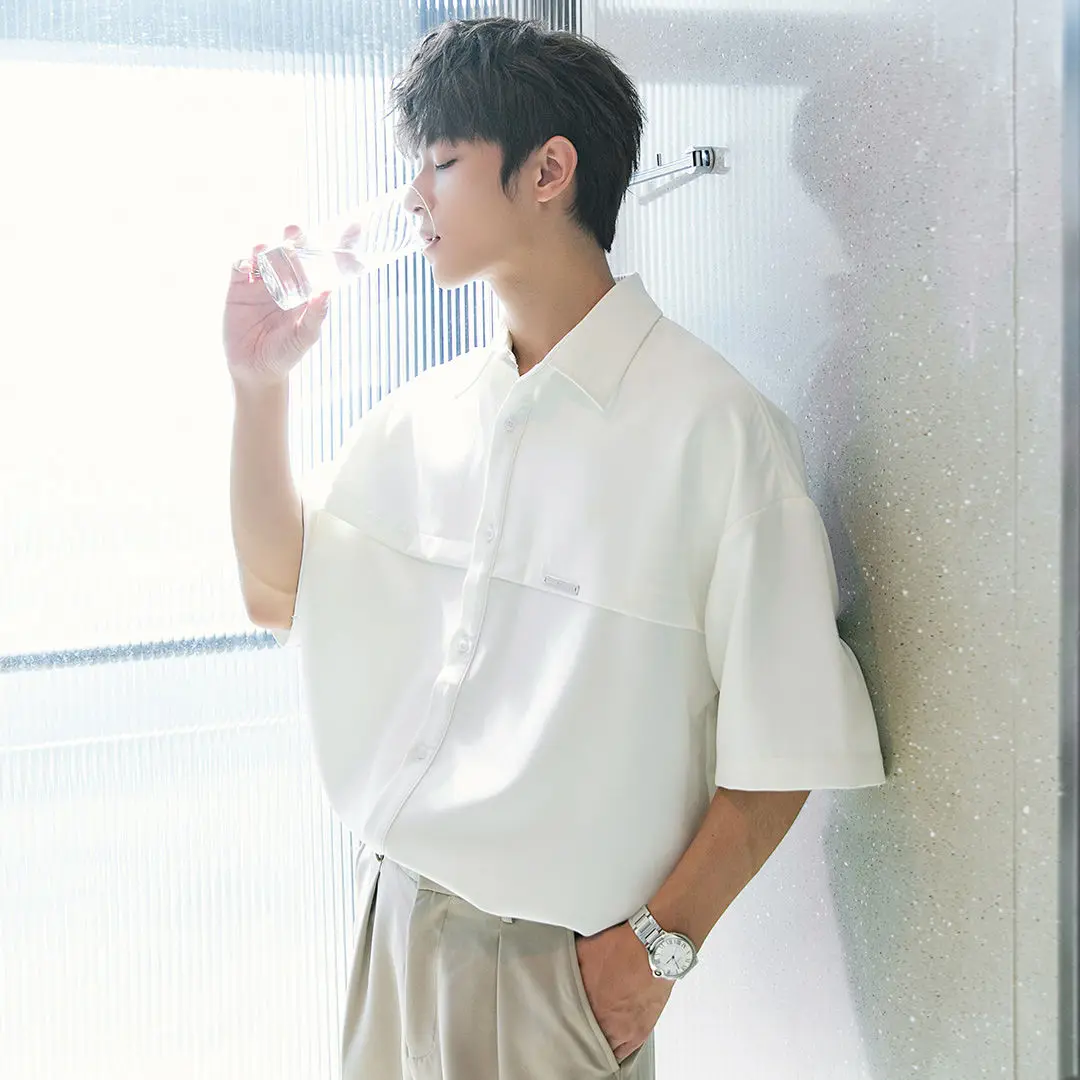 2022 Summer New Fashion Korean Version Trend Loose Short-sleeved Shirts Fashion Casual Short-sleeved BoutiqueClothingSimpleStyle 
2022 Summer New Fashion Korean Version Trend Loose Short-sleeved Shirts Fashion Casual Short-sleeved BoutiqueClothingSimpleStyle