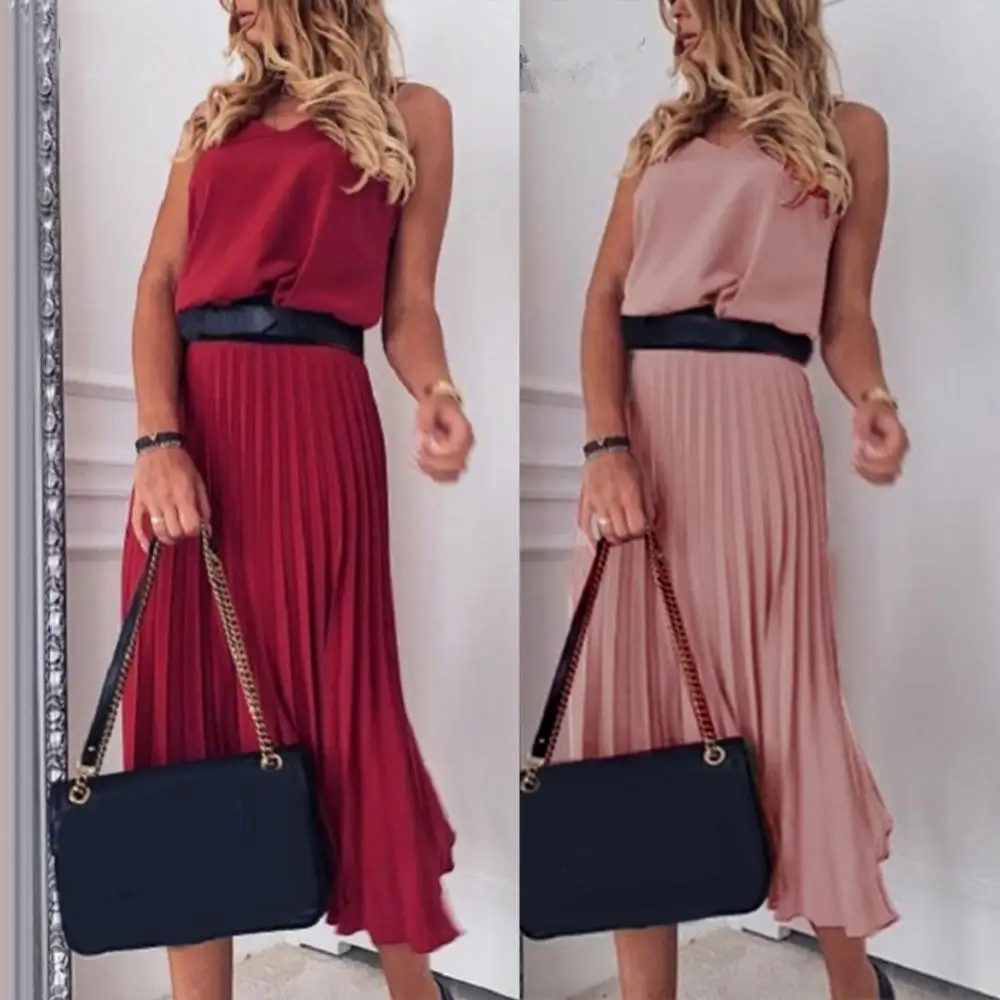 Платье женское однотонное Плиссированное средней длины на тонких бретельках с V-образным вырезом и широким подолом
Платье женское однотонное Плиссированное средней длины на тонких бретельках с V-образным вырезом и широким подолом