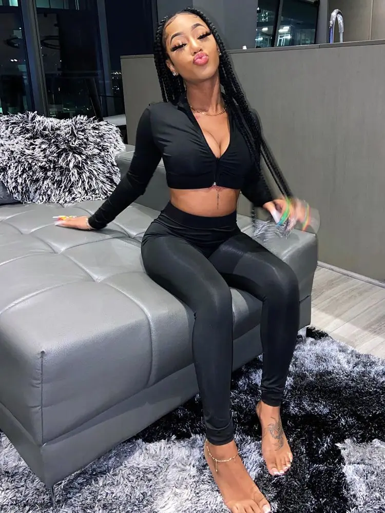 ZOOEFFBB Sexy Tracksuit Two Piece Set Long Sleeve Zip Crop Top Pant Fall Winter Outfits Sport Sweatsuits for Women Matching Sets
ZOOEFFBB Sexy Tracksuit Two Piece Set Long Sleeve Zip Crop Top Pant Fall Winter Outfits Sport Sweatsuits for Women Matching Sets
