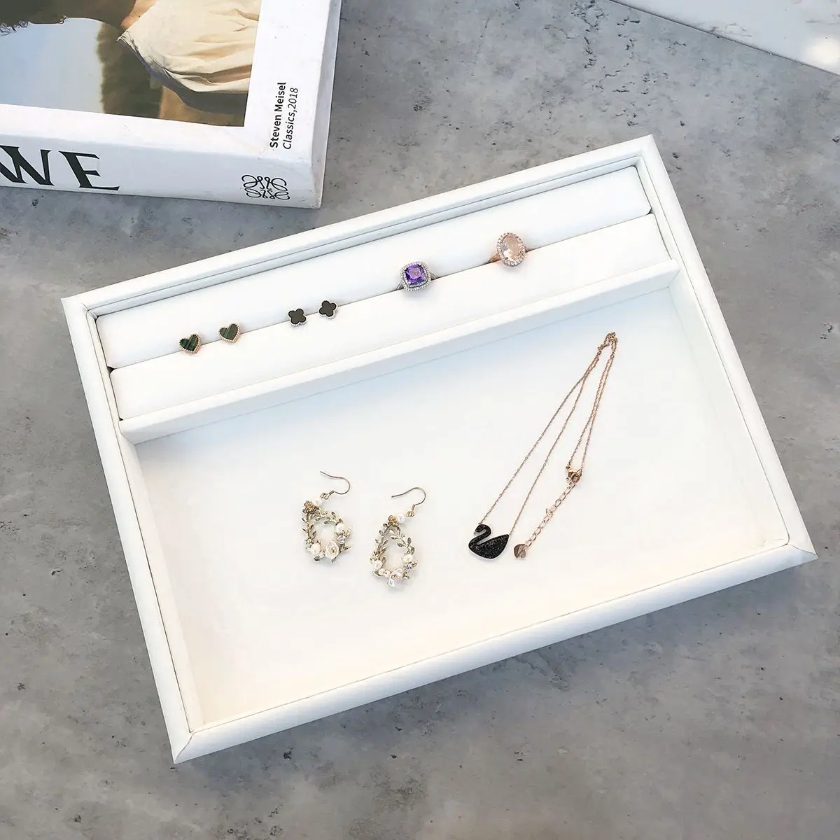 Jewelry Display Stand Black Leather Pu Velvet Looking Pallet Necklace Ring Storage Organizer Holder Bracelet Pendant Tray New
Jewelry Display Stand Black Leather Pu Velvet Looking Pallet Necklace Ring Storage Organizer Holder Bracelet Pendant Tray New