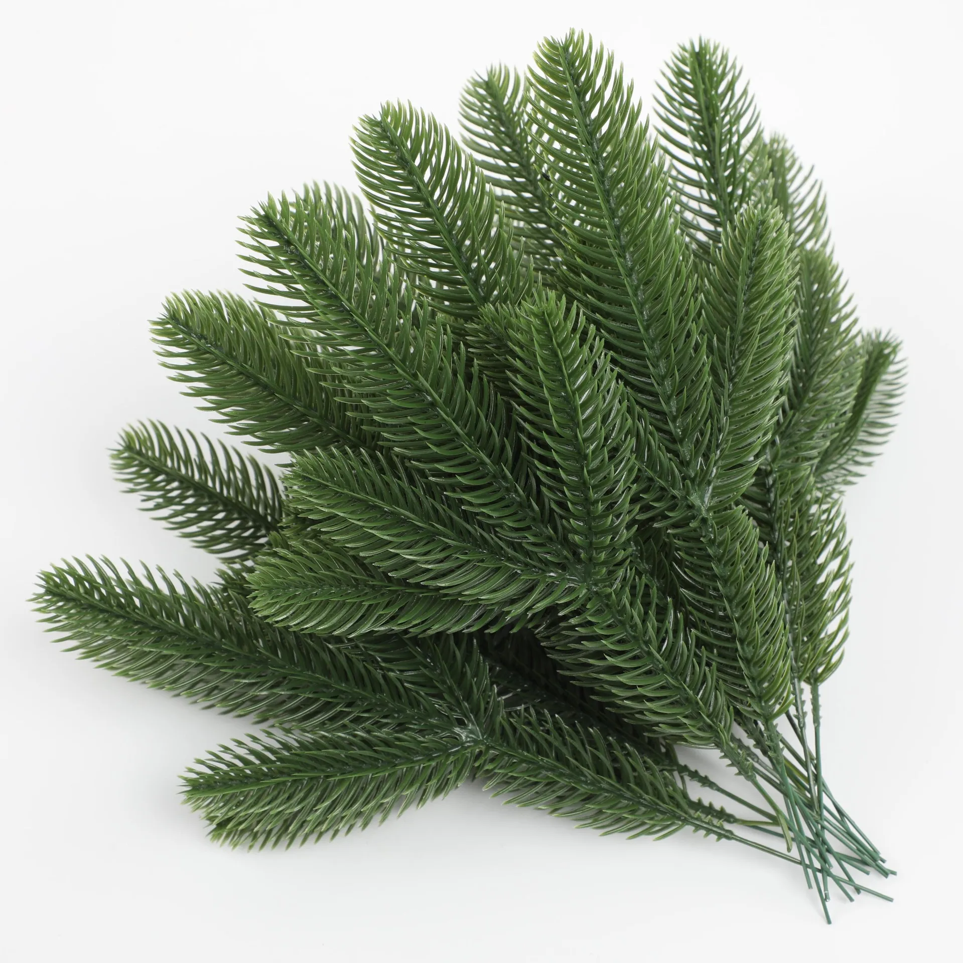 10 pcs Artificial simulation pine needle simulation plant fake pine branch Christmas wedding decoration craft flower arrangement
10 pcs Artificial simulation pine needle simulation plant fake pine branch Christmas wedding decoration craft flower arrangement