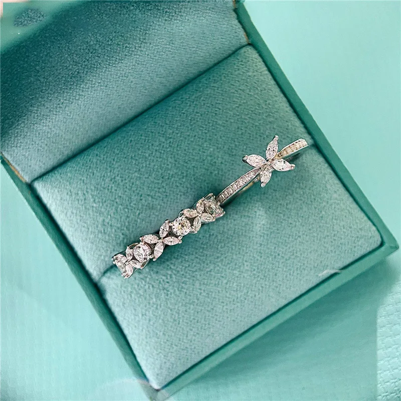 Affordable Luxury Fashion Special-Interest Design High-Grade S925 Sterling Silver Elegant Graceful Ring Simple Personalized All-
Affordable Luxury Fashion Special-Interest Design High-Grade S925 Sterling Silver Elegant Graceful Ring Simple Personalized All-