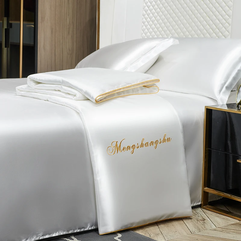 Hot Sales Solid Color Luxury Icy Silk Home Bedding Set Twin Queen King Size Summer Blanket Pillow Case and Bed Sheet Set
Hot Sales Solid Color Luxury Icy Silk Home Bedding Set Twin Queen King Size Summer Blanket Pillow Case and Bed Sheet Set