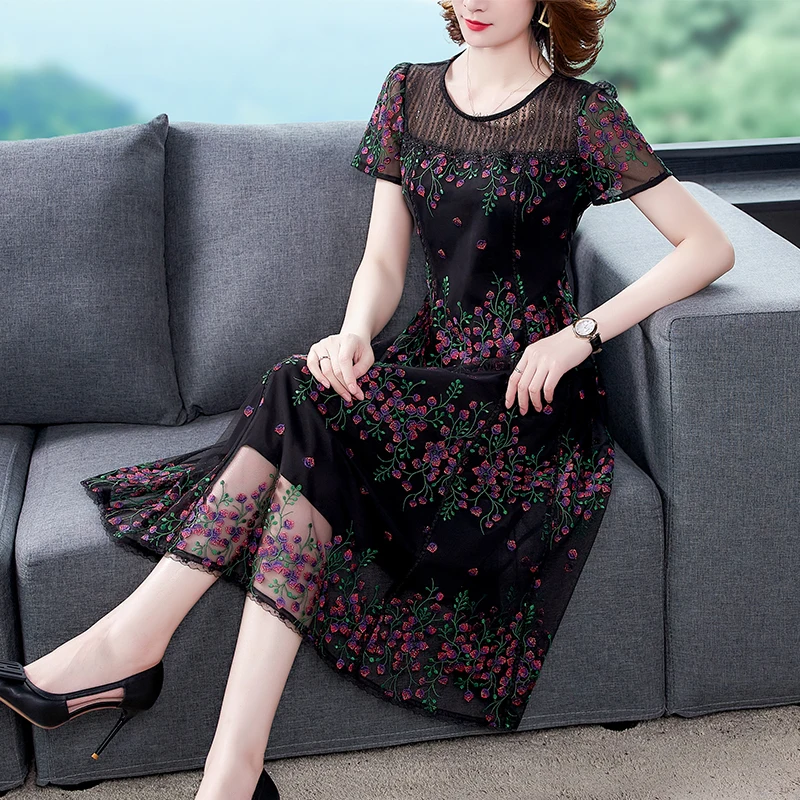 Fashion Embroidery Floral Mesh Hollow Out Sexy Midi Dress Women New Boho Elegant Bodycon Dress 2022 Summer Korean Vintage Dress
Fashion Embroidery Floral Mesh Hollow Out Sexy Midi Dress Women New Boho Elegant Bodycon Dress 2022 Summer Korean Vintage Dress