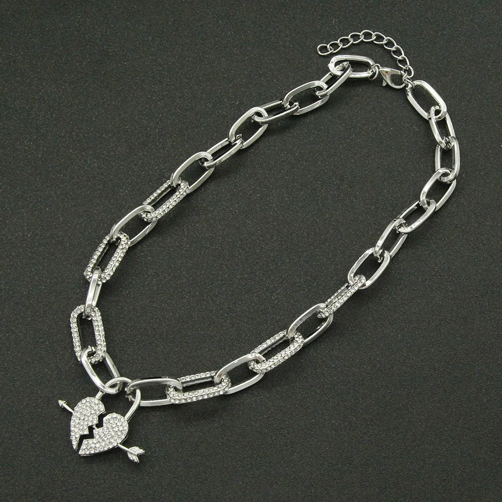 Lucky European and American INS personality ellipse diamond Cuba chain necklace an arrow through the heart pendant clavicle
Lucky European and American INS personality ellipse diamond Cuba chain necklace an arrow through the heart pendant clavicle