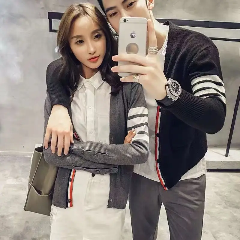 Women's Sweater Knitting Cardigan Autumn Winter New Lovers Tops Knitted Jacket Loose Versatile Striped Black Sweater 2022 New
Women's Sweater Knitting Cardigan Autumn Winter New Lovers Tops Knitted Jacket Loose Versatile Striped Black Sweater 2022 New