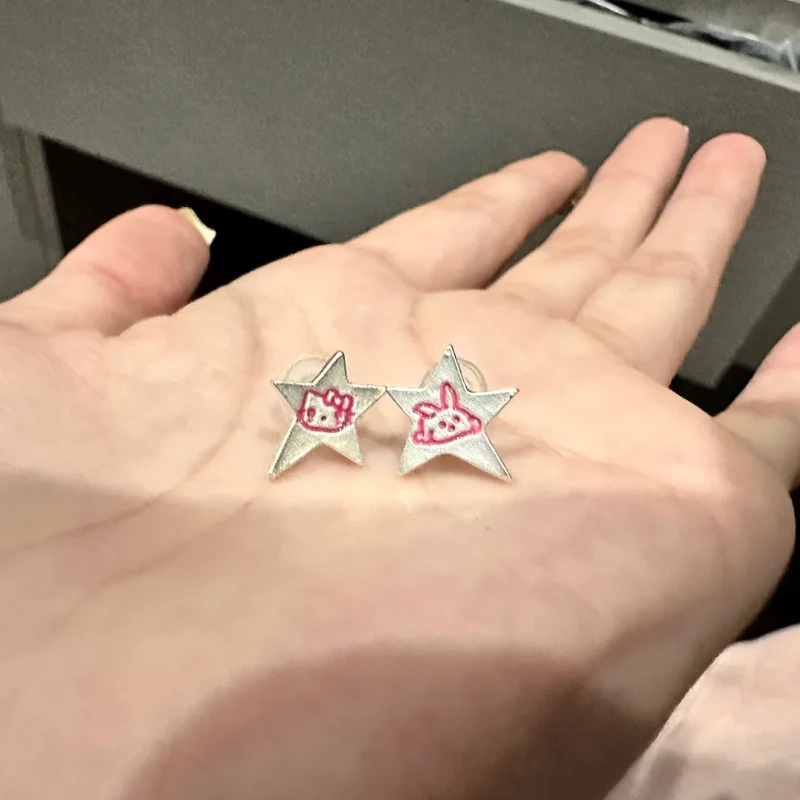 Sanrio Hello Kitty Girl Ear Studs Cute Pink Silver Star Kitty Girl Ear Studs Y2K Sweet Cool Spice Girl Cartoon Ear Accessories 
Sanrio Hello Kitty Girl Ear Studs Cute Pink Silver Star Kitty Girl Ear Studs Y2K Sweet Cool Spice Girl Cartoon Ear Accessories
