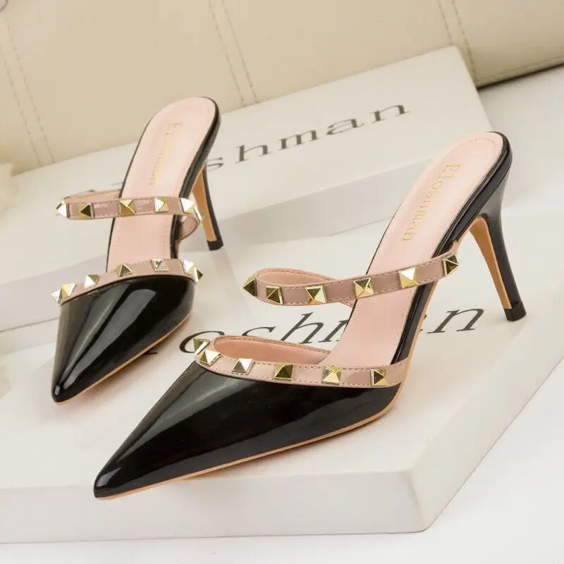 Sexy High Heels Pumps for Women Shoes Low Mouth Pointed Toe Hollow Metal Studded Slip-On Patent Leather Women Sandals 2023 New
Sexy High Heels Pumps for Women Shoes Low Mouth Pointed Toe Hollow Metal Studded Slip-On Patent Leather Women Sandals 2023 New