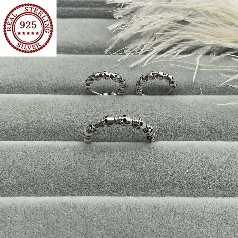 Кольцо и серьги в виде черепа из серебра пробы, в стиле ретро 
Кольцо и серьги в виде черепа из серебра пробы, в стиле ретро