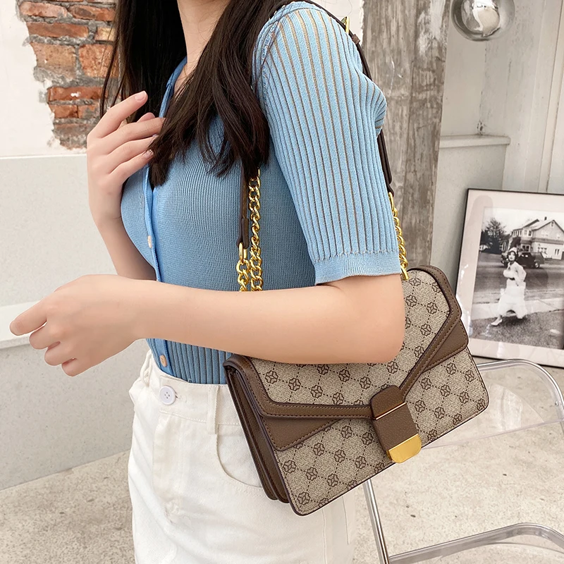 Fashion Retro Shoulder Bag High Quality Female Saddle Bag for Women Light Luxury Retro Armpit Bag Bacchus Bag Print Chain Bag
Fashion Retro Shoulder Bag High Quality Female Saddle Bag for Women Light Luxury Retro Armpit Bag Bacchus Bag Print Chain Bag