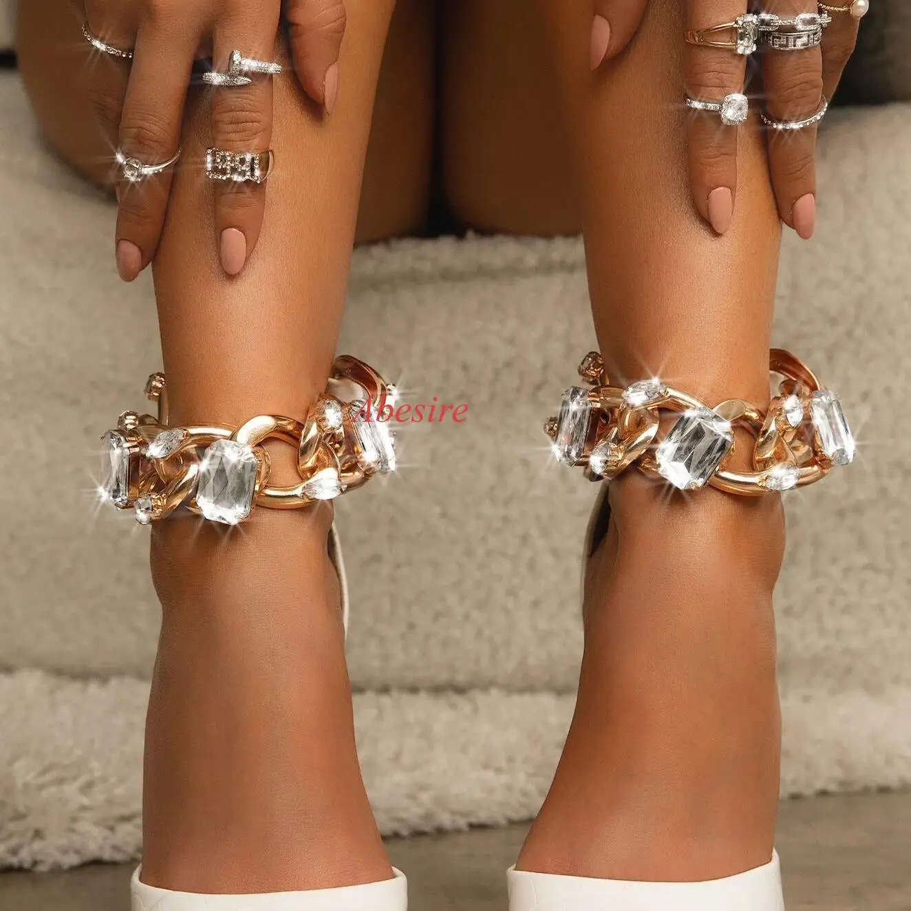 Metal Rhinestone Chain Pvc Solid Leather Bag Heel New Pointed Rear Zip Stiletto High Large Size Female Pump Sandals Shoes
Metal Rhinestone Chain Pvc Solid Leather Bag Heel New Pointed Rear Zip Stiletto High Large Size Female Pump Sandals Shoes