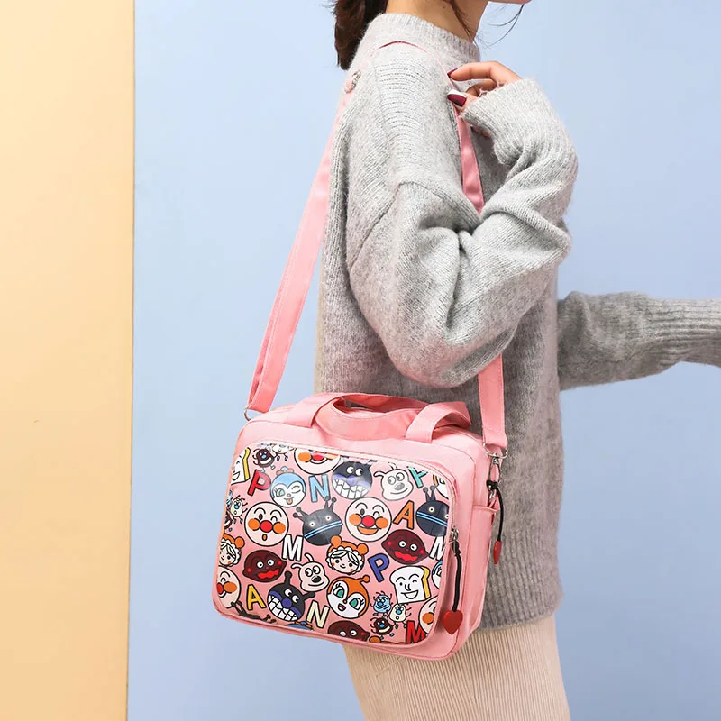 Mommy cartoon bag New portable waterproof portable mother and baby bag Single shoulder bag multifunctional leisure Bottle bag
Mommy cartoon bag New portable waterproof portable mother and baby bag Single shoulder bag multifunctional leisure Bottle bag