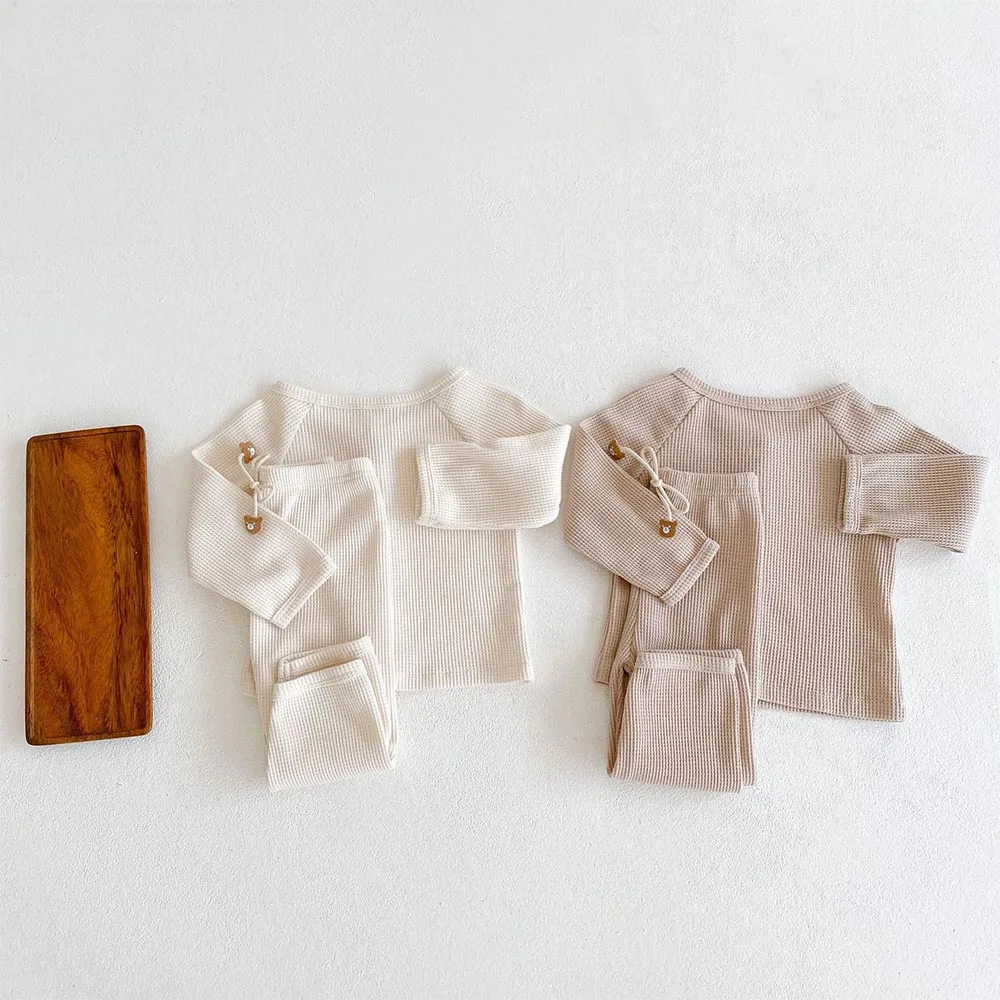2022 Spring Autumn Kids Clothing Infants Children Boy and Girl Baby Bear Embroidered Cardigan and Trousers Two-piece Suit Set
2022 Spring Autumn Kids Clothing Infants Children Boy and Girl Baby Bear Embroidered Cardigan and Trousers Two-piece Suit Set