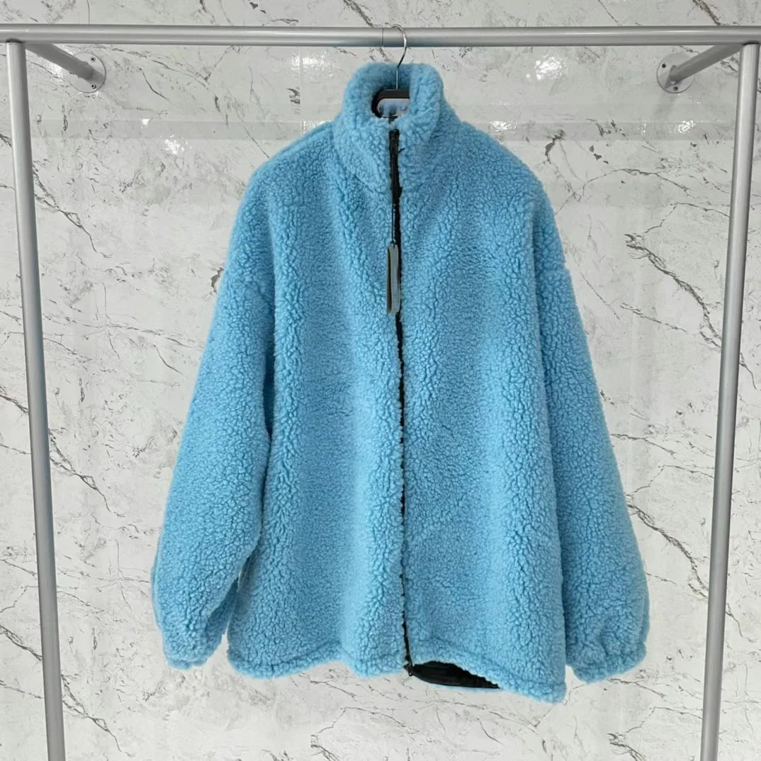 Wuyue May Autumn And Winter Coat Woman Wool Blend Coat Warm Ladies Lamb Fur Jacket Female His-and-Hers Clothes
Wuyue May Autumn And Winter Coat Woman Wool Blend Coat Warm Ladies Lamb Fur Jacket Female His-and-Hers Clothes