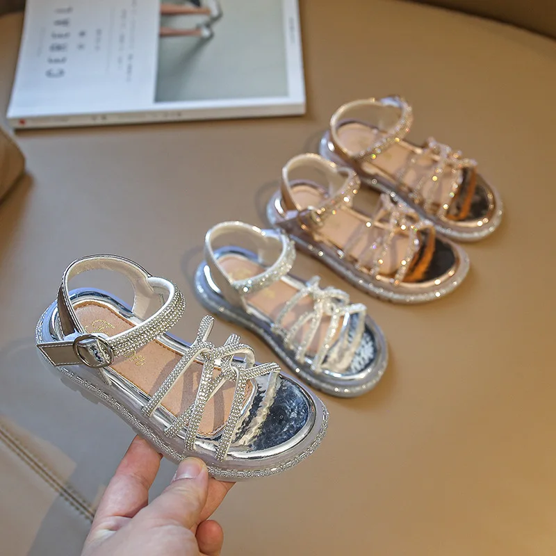 Girls Sandals 2022 Summer New Soft Kids Fashion Princess Rhinestone Baby Crystal Party Shoes Versatile Children Flat Hook & Loop
Girls Sandals 2022 Summer New Soft Kids Fashion Princess Rhinestone Baby Crystal Party Shoes Versatile Children Flat Hook & Loop