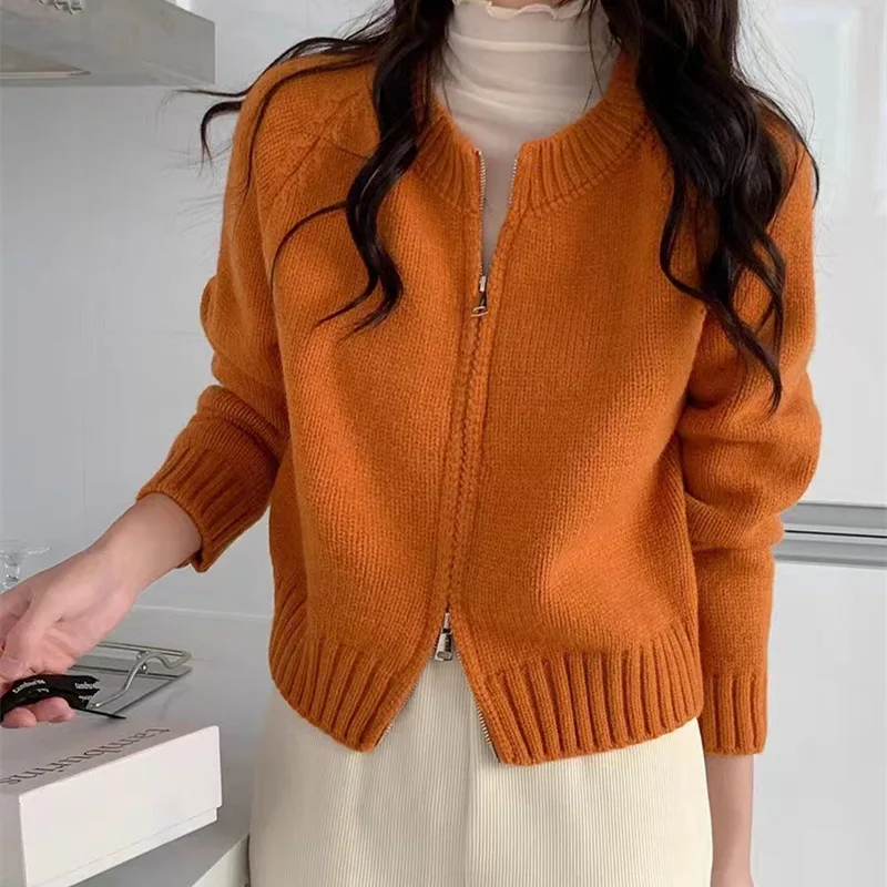 Round Neck Short Knitted Cardigan Women's Spring Fall Korean Zipper Long Sleeve Sweater Outerwear 4 Colors
Round Neck Short Knitted Cardigan Women's Spring Fall Korean Zipper Long Sleeve Sweater Outerwear 4 Colors