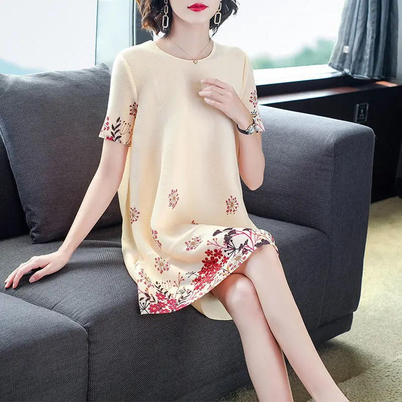 Платье женское тонкое с принтом, свободное платье для матери, а-образная юбка, топ, большие размеры, лето 2022
Платье женское тонкое с принтом, свободное платье для матери, а-образная юбка, топ, большие размеры, лето 2022