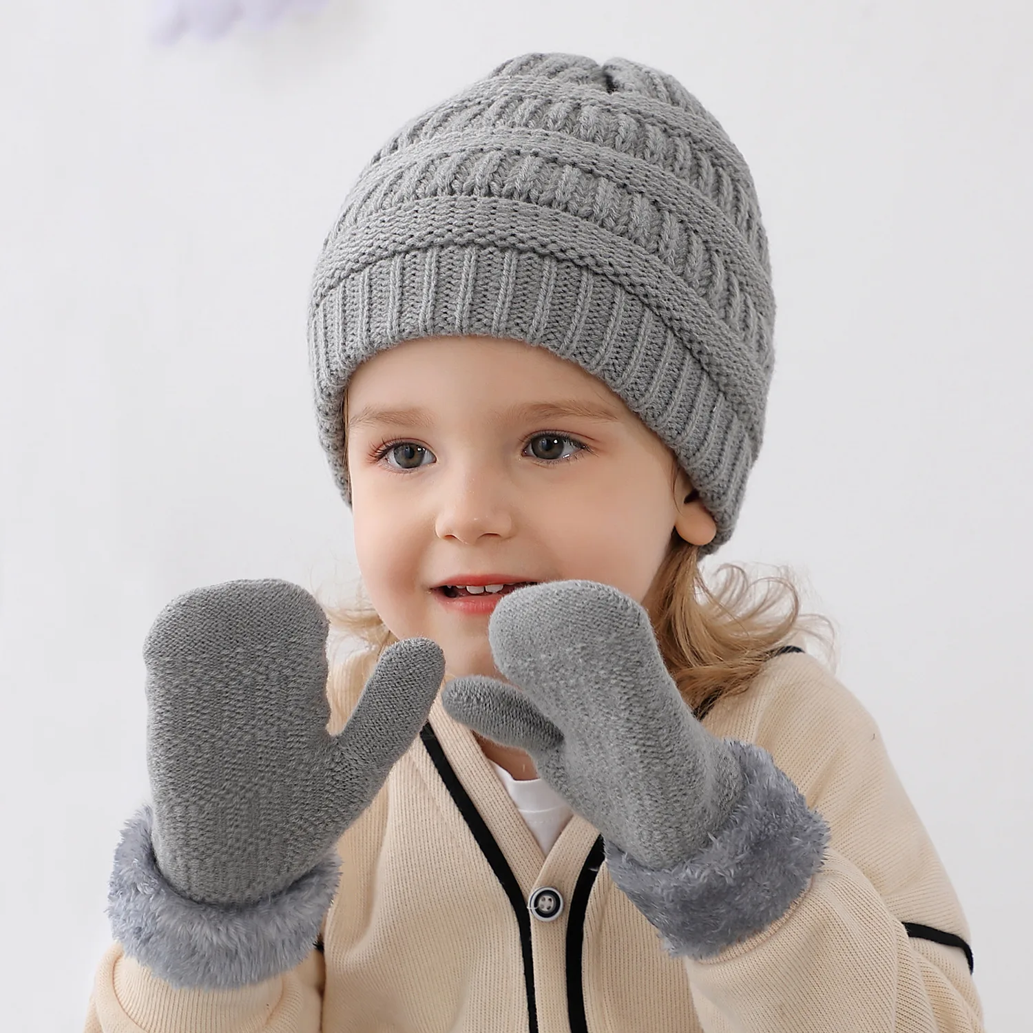 New Children's Hat Glove Set Boys and Girls Knitted Hat Plus Velvet Knitted Gloves Set of 2 Sets from Mom and Dad's Love 
New Children's Hat Glove Set Boys and Girls Knitted Hat Plus Velvet Knitted Gloves Set of 2 Sets from Mom and Dad's Love