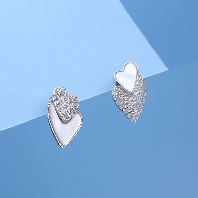 New Women's 925 Pure Silver Ear Nail Heart shaped Shell Inlaid with Zircon Fashion Jewelry Gift for European and American Lovers
New Women's 925 Pure Silver Ear Nail Heart shaped Shell Inlaid with Zircon Fashion Jewelry Gift for European and American Lovers