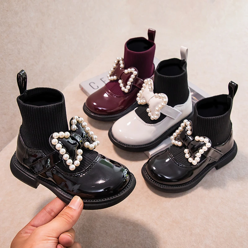 New Girls Leather Boots Pearl Bow Princess Shoes Kids Flying Knit Boots Soft Sole Chic Sweet Sock Leisure Shoes Cute Bow-knot
New Girls Leather Boots Pearl Bow Princess Shoes Kids Flying Knit Boots Soft Sole Chic Sweet Sock Leisure Shoes Cute Bow-knot