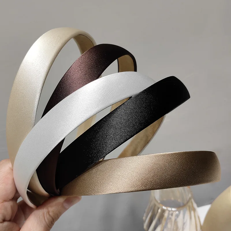 Hair Band French Thin Side Texture Fashionable Simple Hairhoopsolid Color Retro Gentle Silk Headband Net Red Hair Accessories
Hair Band French Thin Side Texture Fashionable Simple Hairhoopsolid Color Retro Gentle Silk Headband Net Red Hair Accessories