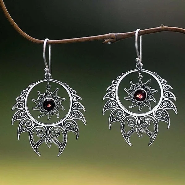 Delysia King Vintage Hollowed Out Gemstone Flame Eardrop Pendant Women's Exaggeration Earrings Confidante Gift
Delysia King Vintage Hollowed Out Gemstone Flame Eardrop Pendant Women's Exaggeration Earrings Confidante Gift