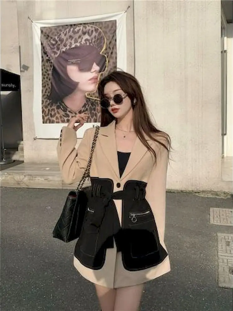 Women Black Contrast Color Pocket Blazer New Lapel Long Sleeve Loose Fit Jacket Fashion Tide Spring Autumn 2022 Blazer Women
Women Black Contrast Color Pocket Blazer New Lapel Long Sleeve Loose Fit Jacket Fashion Tide Spring Autumn 2022 Blazer Women