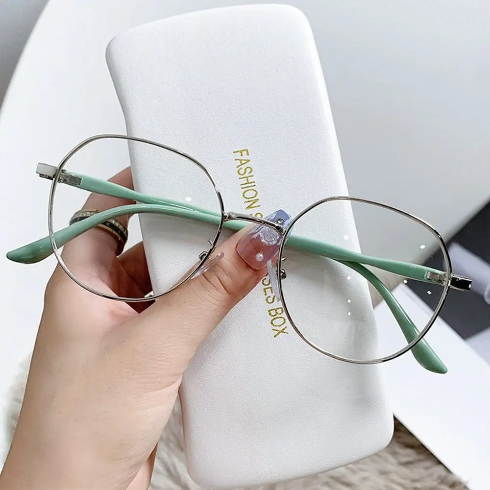 Очки с защитой от синего света, женские и мужские оверсайз оптические очки с защитой глаз
Очки с защитой от синего света, женские и мужские оверсайз оптические очки с защитой глаз