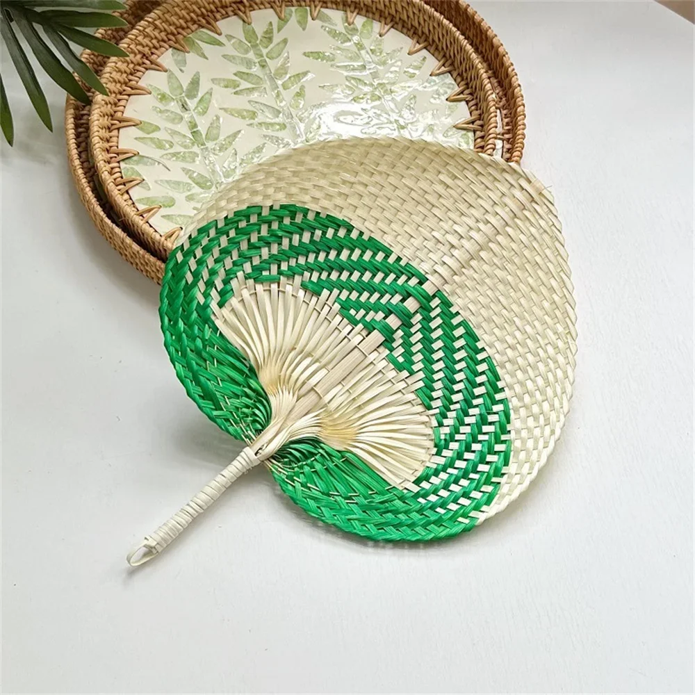 Ручной веер из бамбука цветно-синий
Ручной веер из бамбука цветно-синий