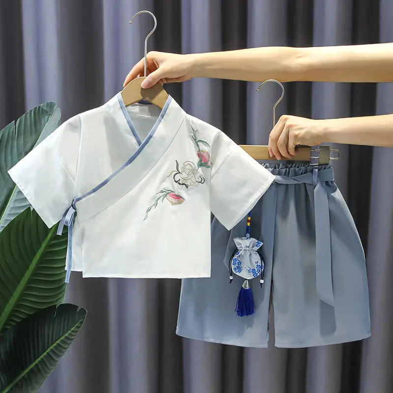 Boys Summer Hanfu Embroidered Short-Sleeved Suit 2022 New Baby Retro Thin Cotton And Linen Two-Piece Children'S Tang Suit LC901
Boys Summer Hanfu Embroidered Short-Sleeved Suit 2022 New Baby Retro Thin Cotton And Linen Two-Piece Children'S Tang Suit LC901