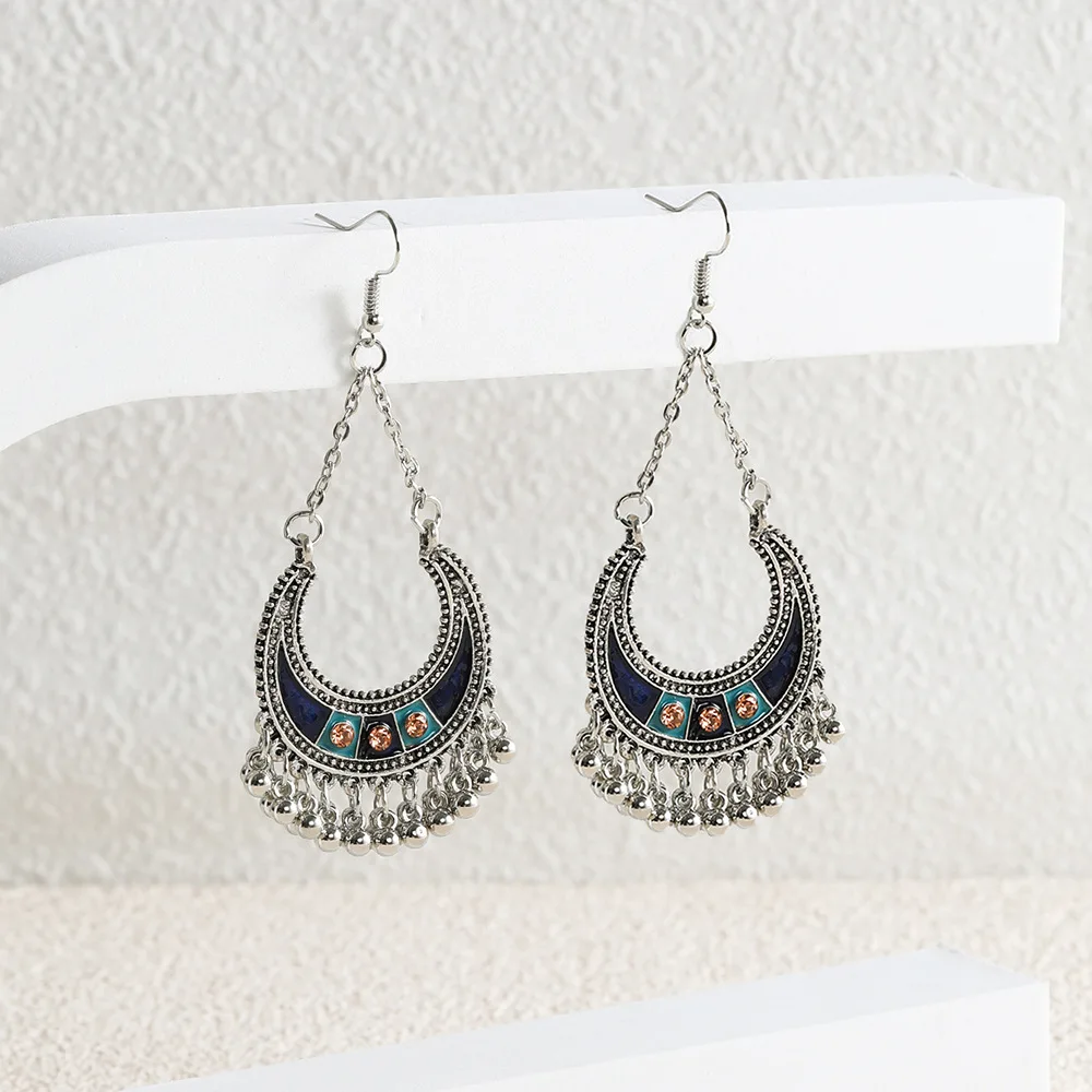 

2022 Bohemia Ethnic Geometric Alloy Tassels Earring Women Crescent Carving Beads Crystal Inlaid Jewelry Accessories 2022 New
