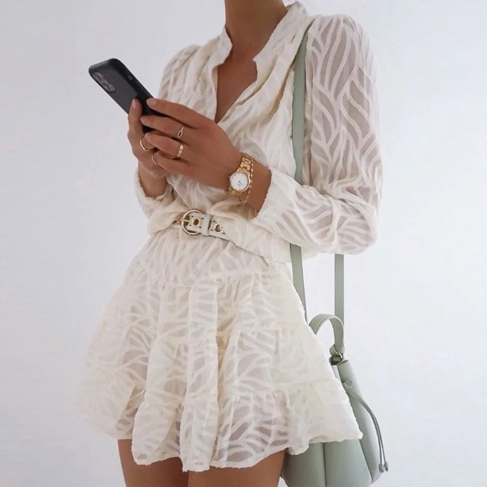 Europe and the United States New Women's Fashion Sexy V-neck Perspective Striped Long-sleeved Dress Women Without Belt
Europe and the United States New Women's Fashion Sexy V-neck Perspective Striped Long-sleeved Dress Women Without Belt
