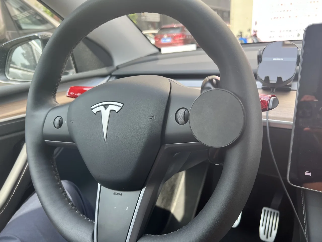 Tesla Steering Wheel Weight Booster Autopilot counterweight with magsafe for phone holder
Tesla Steering Wheel Weight Booster Autopilot counterweight with magsafe for phone holder