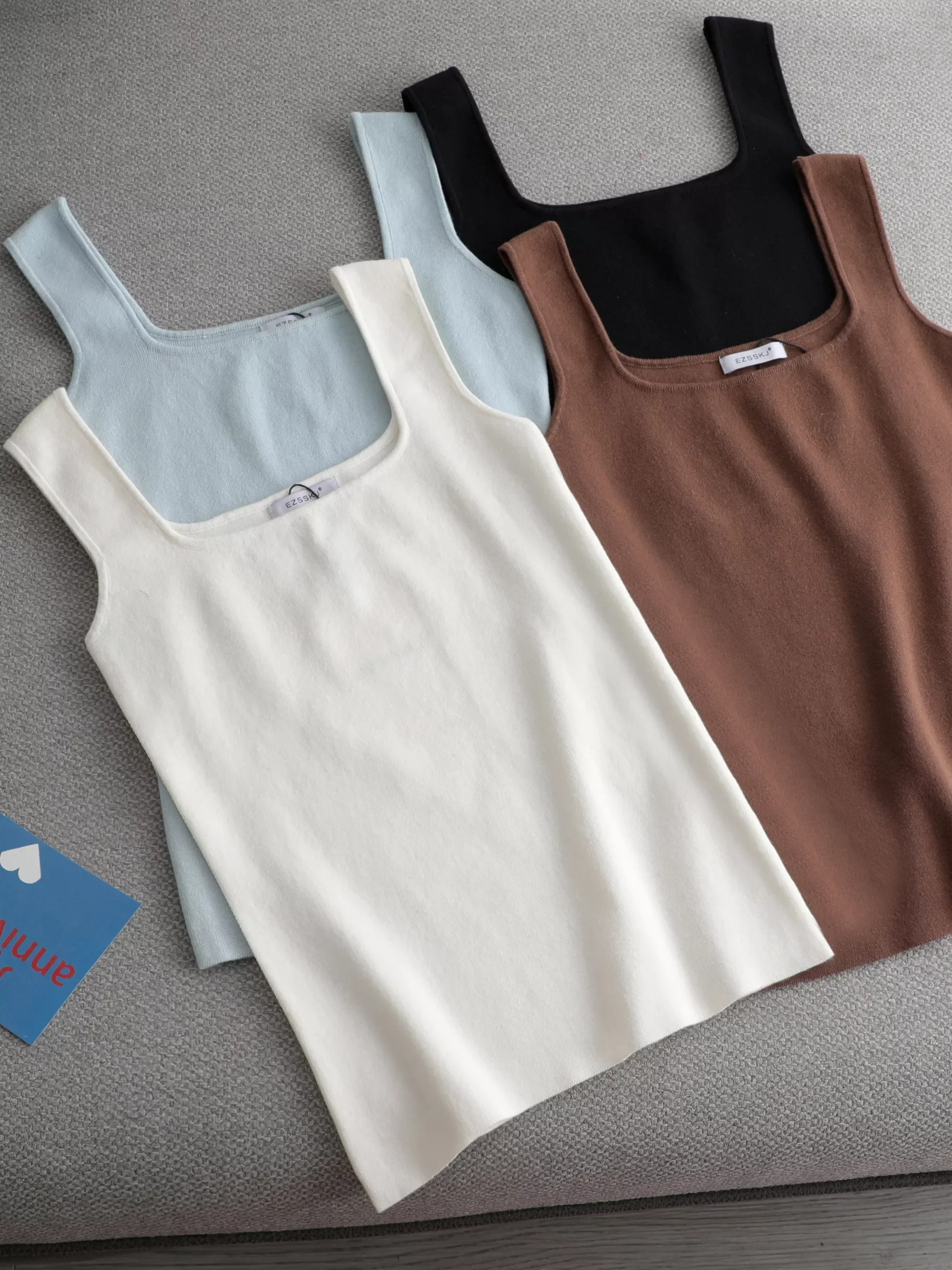 high quality chic basic U-NECK Summer white knit Women tank top sexy sleeveless t-shirt vintage top casual crop top t shirt
high quality chic basic U-NECK Summer white knit Women tank top sexy sleeveless t-shirt vintage top casual crop top t shirt