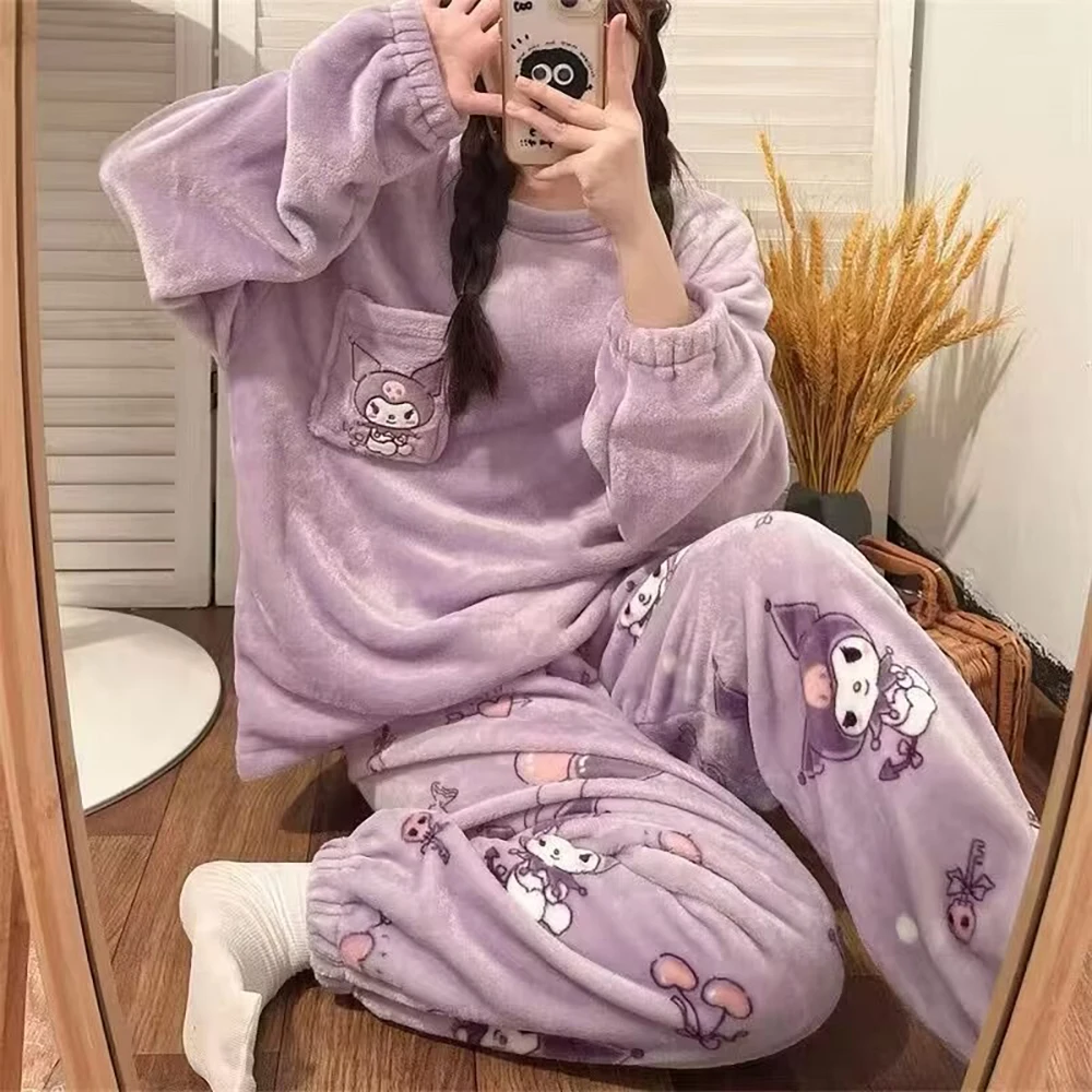 Фланелевые женские пижамные комплекты Sanrio Kuromi Hellokitty Cinnamoroll, милая повседневная одежда для сна, бархатная Пижама, женская теплая Пижама с героями мультфильмов
Фланелевые женские пижамные комплекты Sanrio Kuromi Hellokitty Cinnamoroll, милая повседневная одежда для сна, бархатная Пижама, женская теплая Пижама с героями мультфильмов