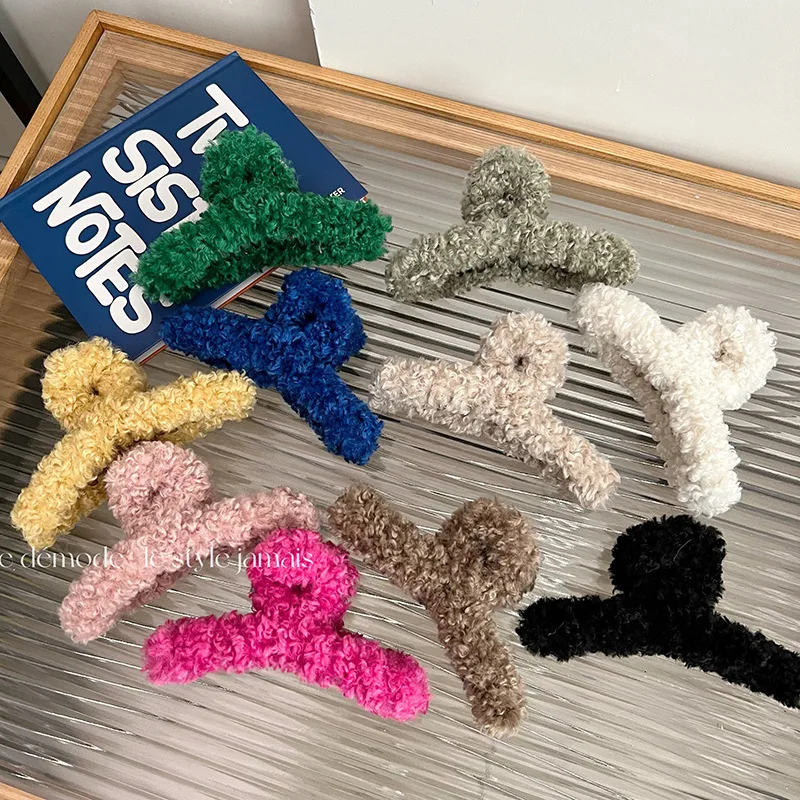 13cm large Korean version gentle new woolen autumn winter lamb hair cross-grasping clip hair clip shark clip hair accessories
13cm large Korean version gentle new woolen autumn winter lamb hair cross-grasping clip hair clip shark clip hair accessories