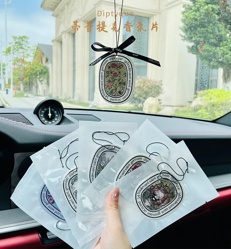 1PCS Original Smell diptyque Aromatizante Para Auto Scent Perfume Women Air Freshener Lasting Fragrance Hanging Car Accessories
1PCS Original Smell diptyque Aromatizante Para Auto Scent Perfume Women Air Freshener Lasting Fragrance Hanging Car Accessories