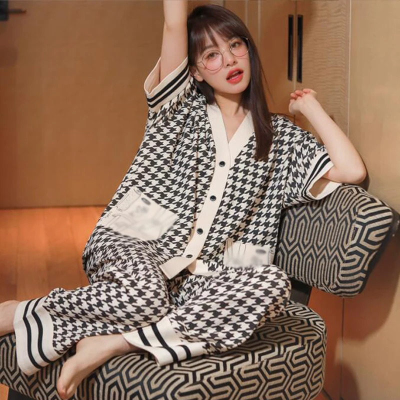 Women's Pajamas Set V Neck Design Luxury Houndstooth Korean Pijamas Cartoon Printing Short Sleeve Sleepwear Nightwear Home Suits
Women's Pajamas Set V Neck Design Luxury Houndstooth Korean Pijamas Cartoon Printing Short Sleeve Sleepwear Nightwear Home Suits