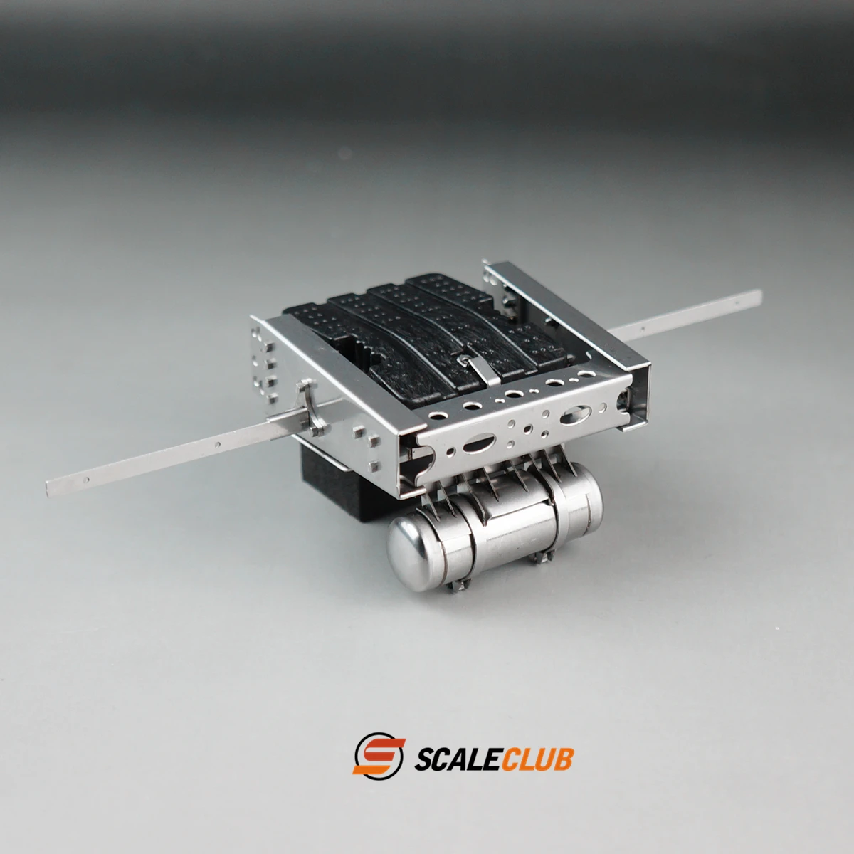 Модель Scaleclub для Tamiya 1/14, трактор для Mercedes-Benz с двумя осями, батарейный блок, задний бак для газового баллона
Модель Scaleclub для Tamiya 1/14, трактор для Mercedes-Benz с двумя осями, батарейный блок, задний бак для газового баллона