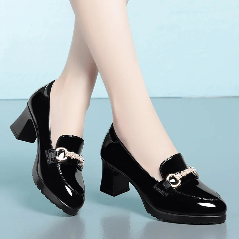 

Туфли на толстом каблуке для женщин, новинка весны 2023, мягкая кожа, модная кожаная обувь с глубоким носком для женщин